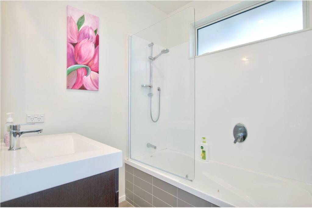 Banbury Deluxe With Spa Bath! Private Courtyard! Queenstown Exterior photo